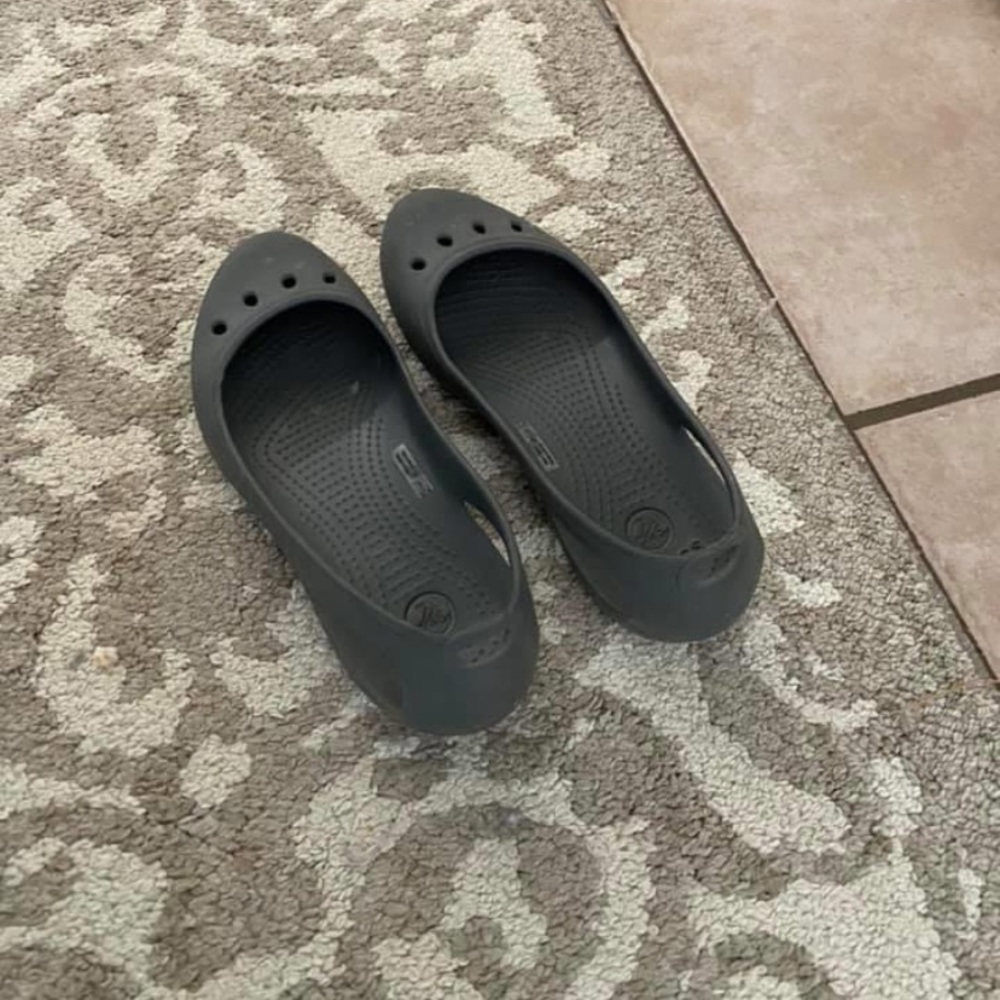 Crocs women’s slip on shoes